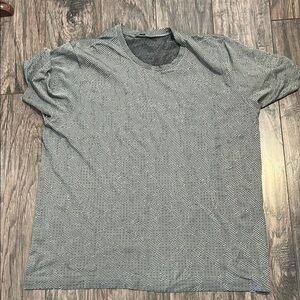 Men’s swiftly  Gray Striped T-Shirt lululemon